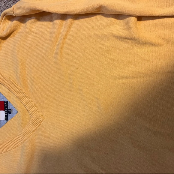 yellow tommy hilfiger sweater - Picture 2 of 4